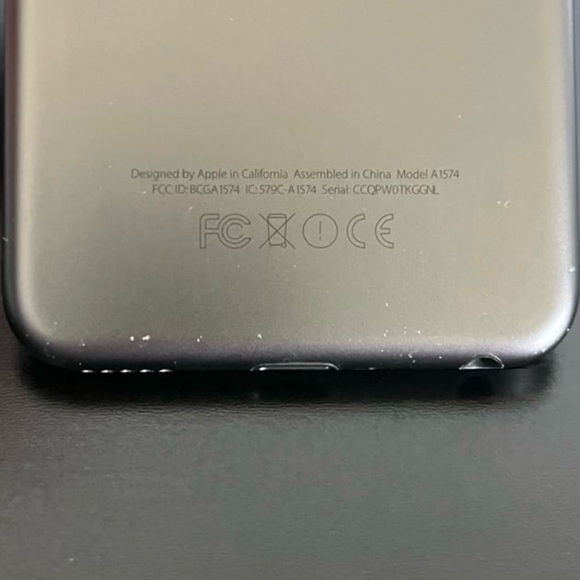 Apple | iPod Touch (6th Generation) Space Gray - 32GB - Picture 3 of 5